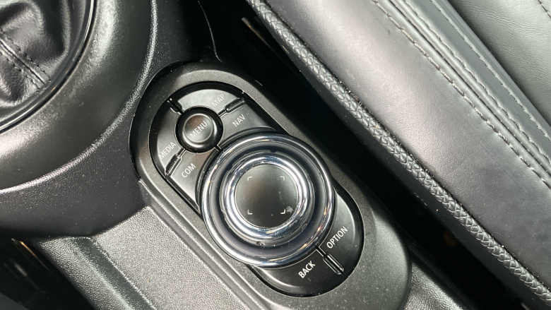 MINI Hatchback 1.5 Cooper Exclusive 3dr Auto Petrol Hatchback